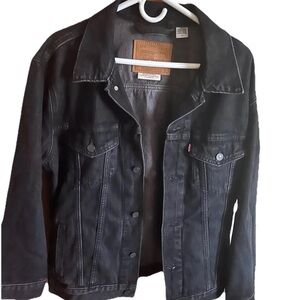 Levi’s Premium Black Denim Trucker Jacket Men’s L Oversized NWOT Type III